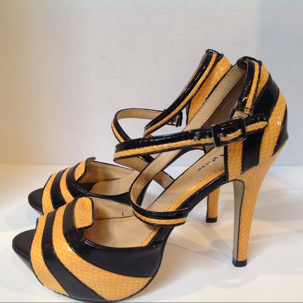Vegan STYLUXE 4.5" heels gold black honeycomb SZ 6 - Picture 3 of 7